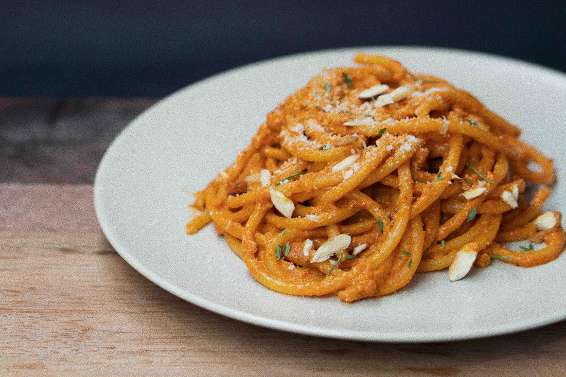Spaghetti-Nudeln mit Öl aus Obst-Kernen zum Kochen als Rezept